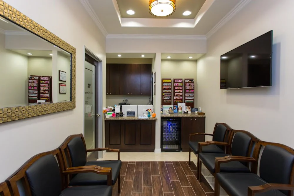 El Paseo Dental Center Picture 1