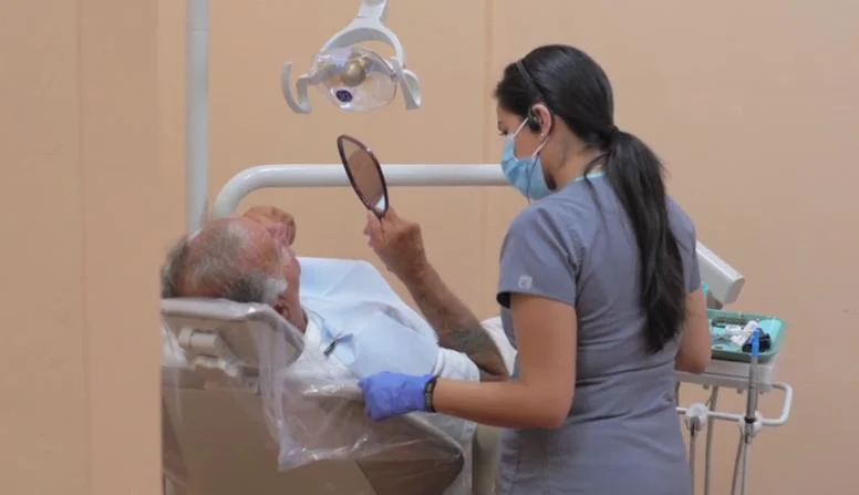 Dental Crown in an Hour: Naples Picture 10