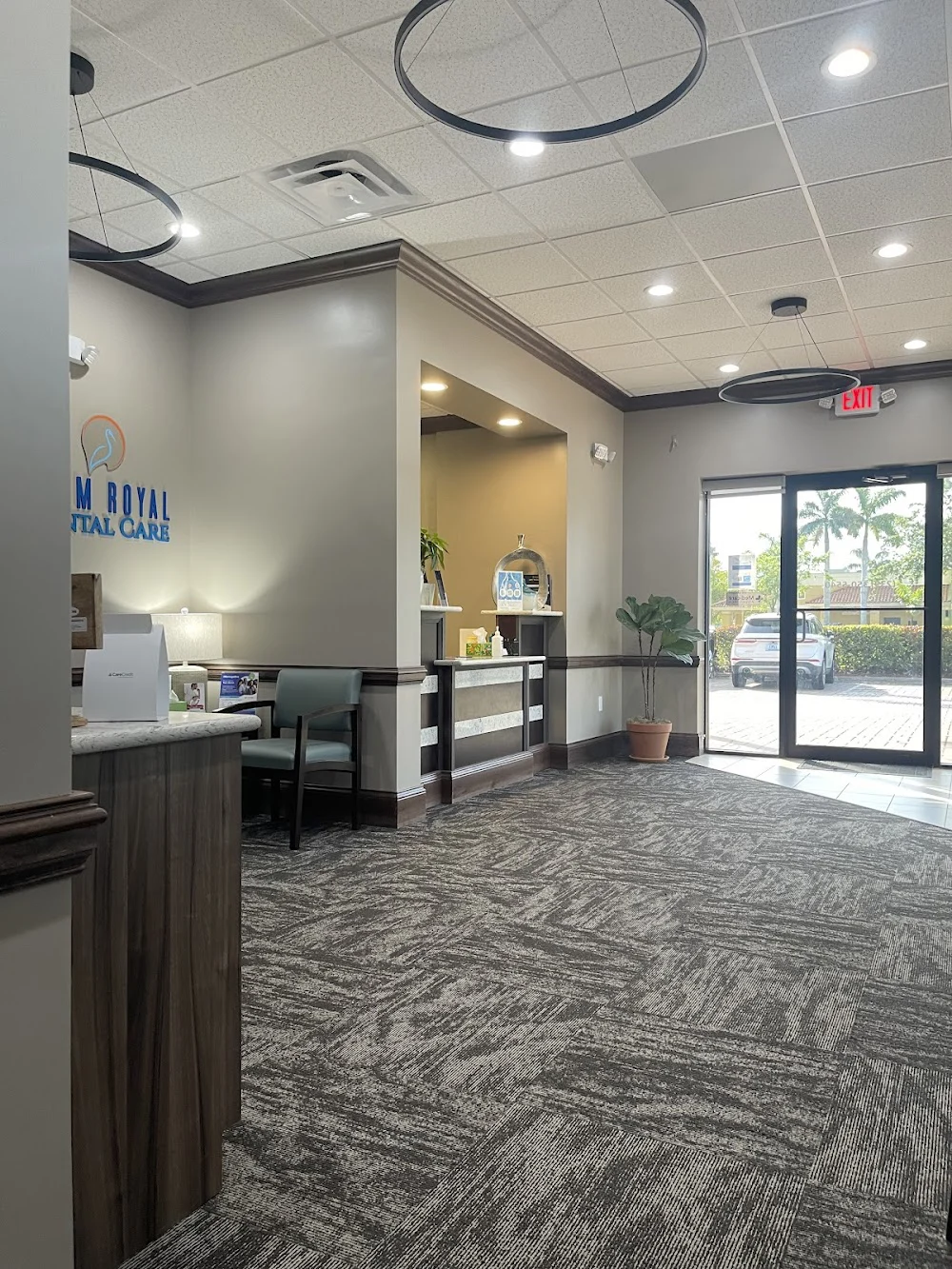 Palm Royal Dental Care Picture 2