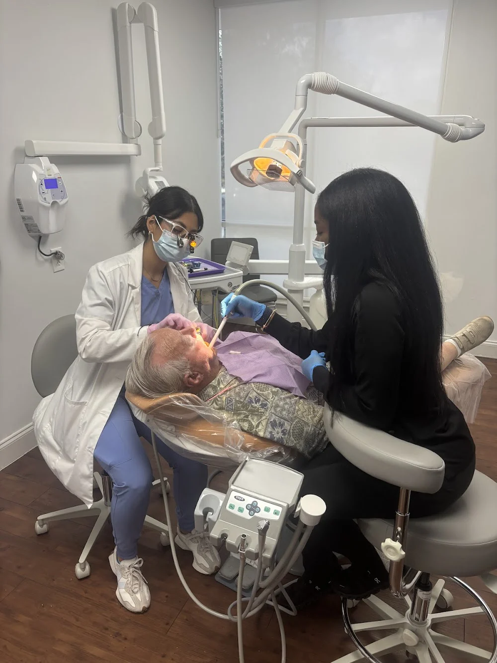 Implant and Comprehensive Dentistry of Naples Picture 5