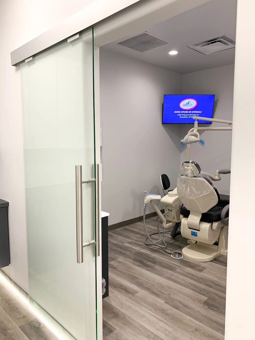 Somos Dental & Orthodontics - Avondale Picture 10