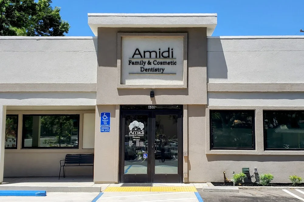 Amidi Family & Cosmetic Dentistry Picture 4