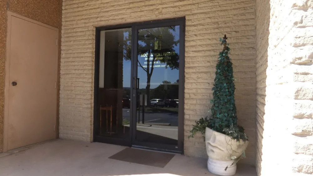 Rose & Hollander Dental Associates Picture 2
