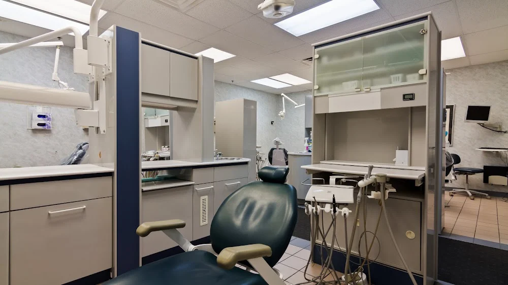 Dental Solutions Market Street Picture 1