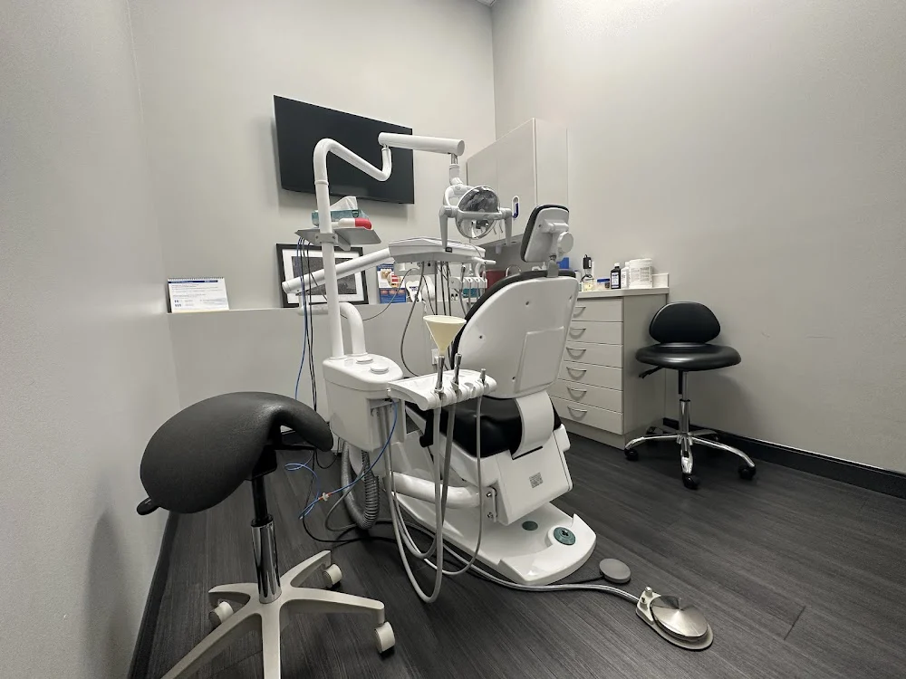 Dental365 - Throgs Neck Picture 2