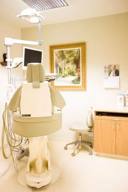 Peach Dental OC Picture 2