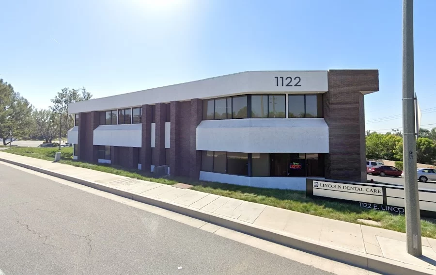 Lincoln Dental Care Picture 5