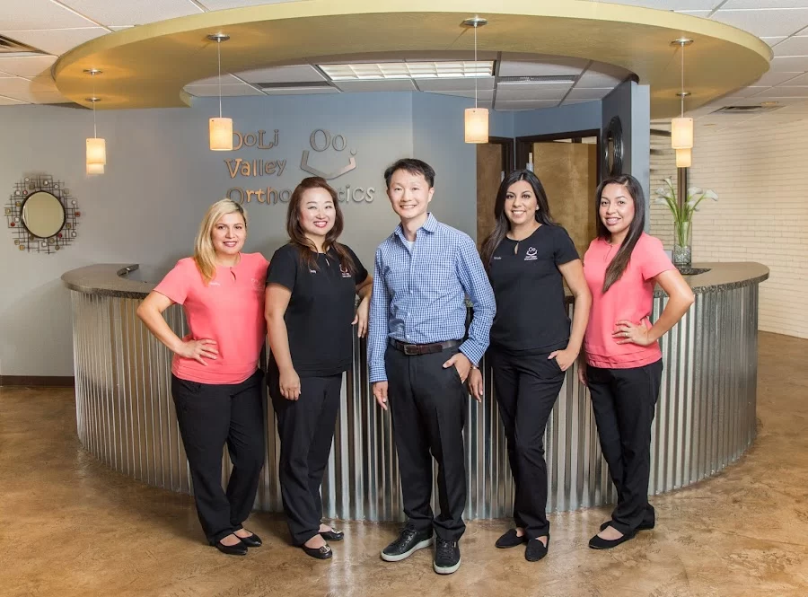 OoLi Orthodontics Picture 5