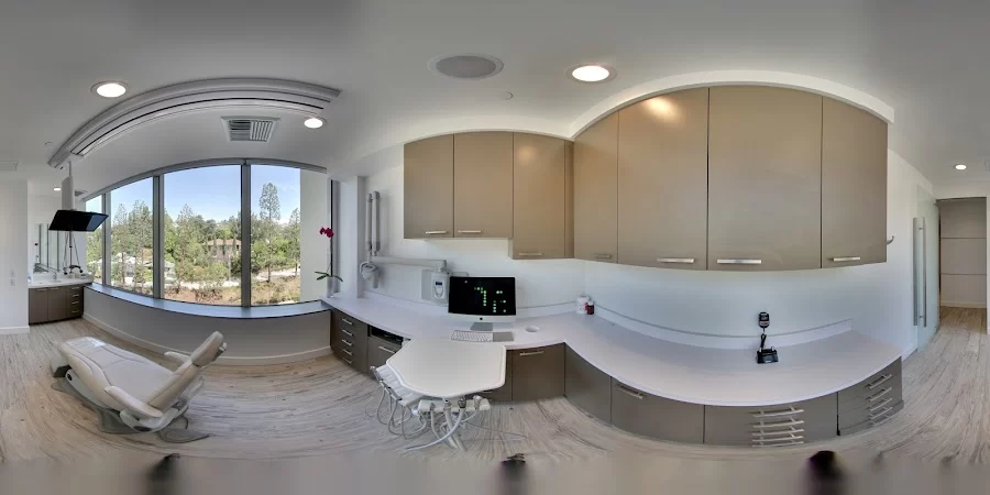 Sunset Dental Studio Picture 1