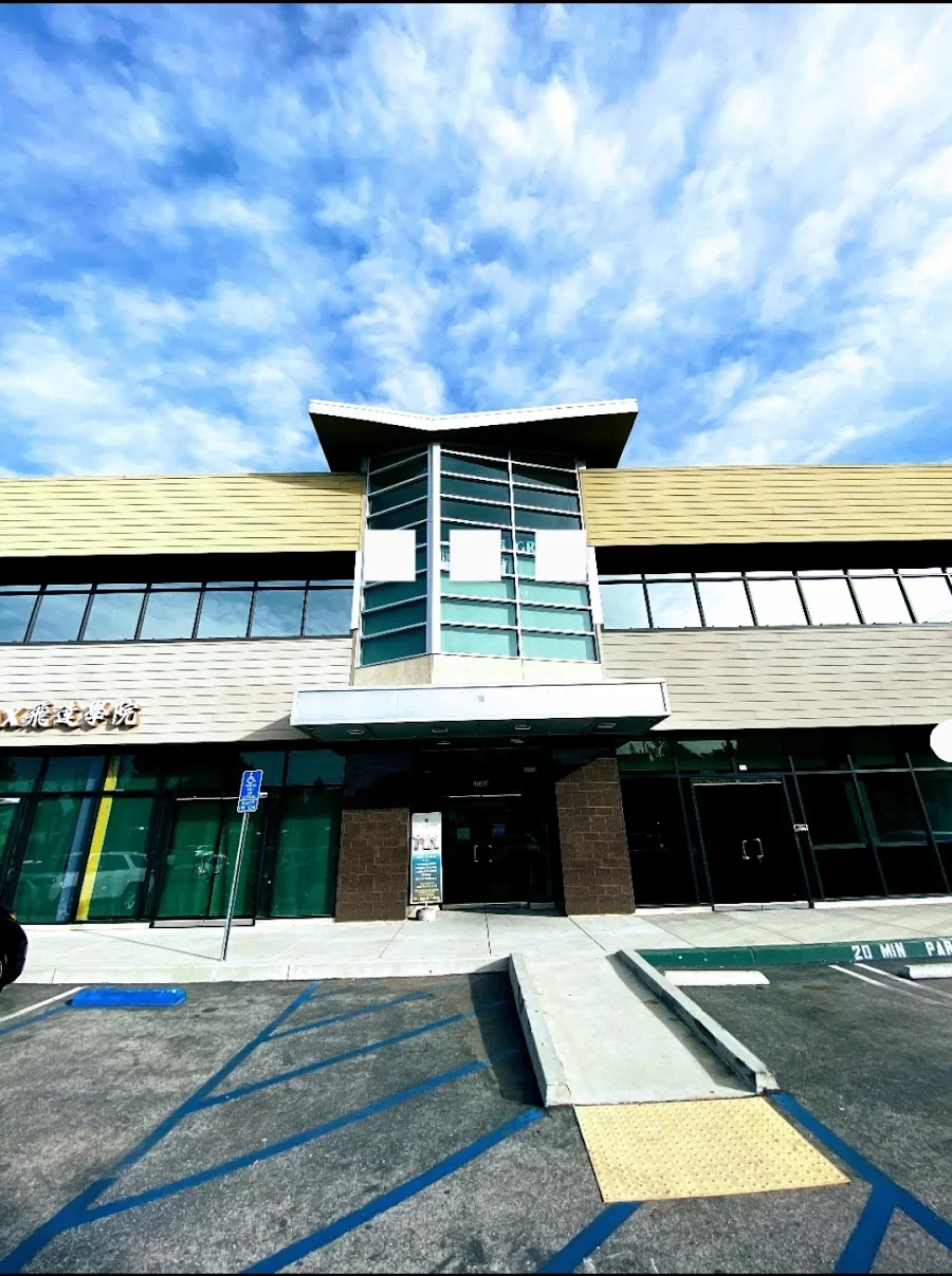 Abari Orthodontics and Oral Surgery - Diamond Bar Picture 8