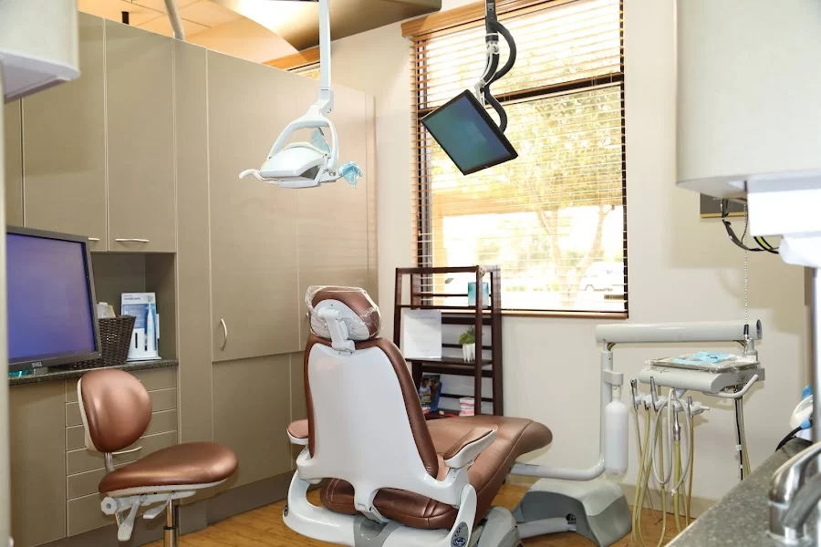 Layton Lakes Dental Care Picture 9