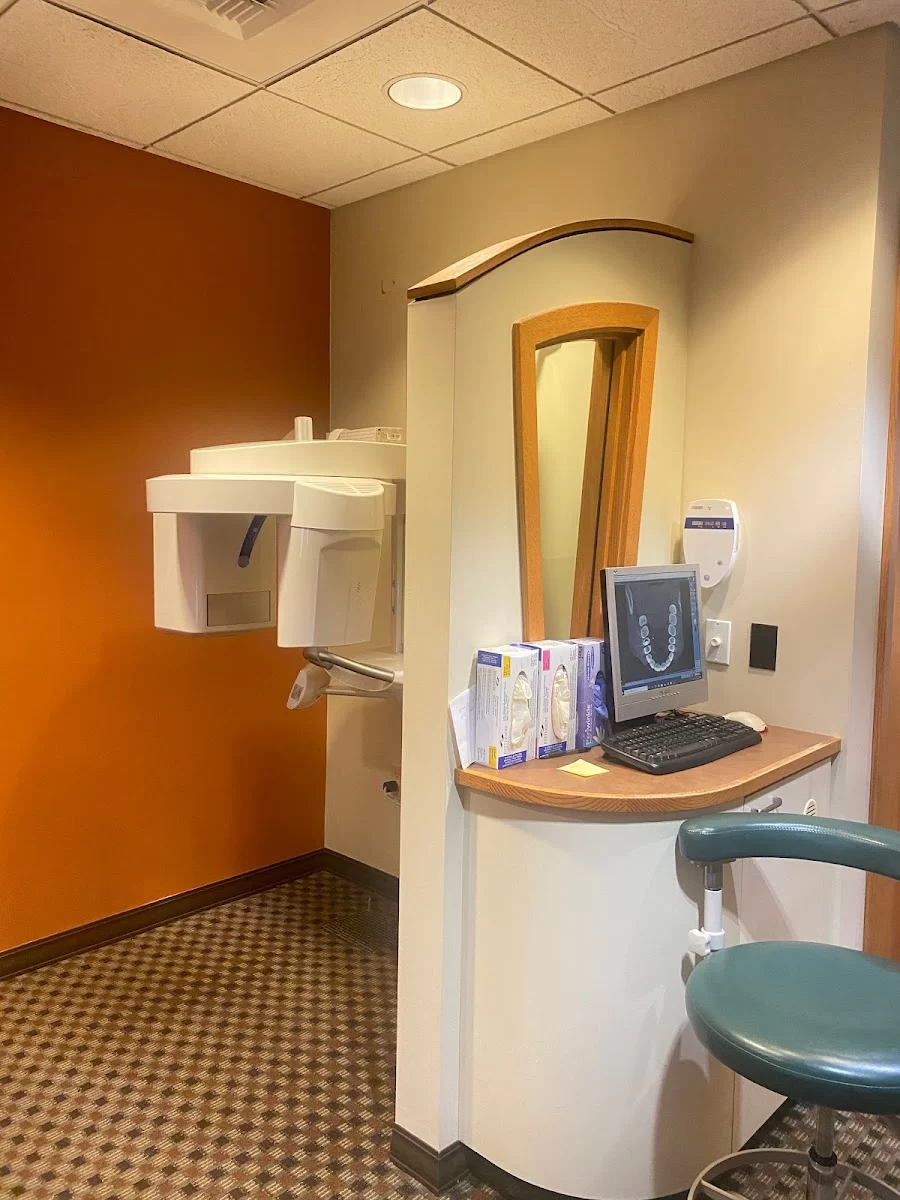 Smile by the Station Dentistry Picture 4