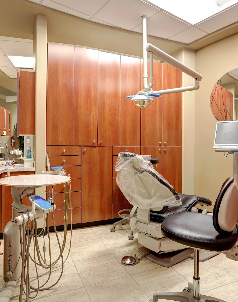 Robert's Dentistry Picture 9