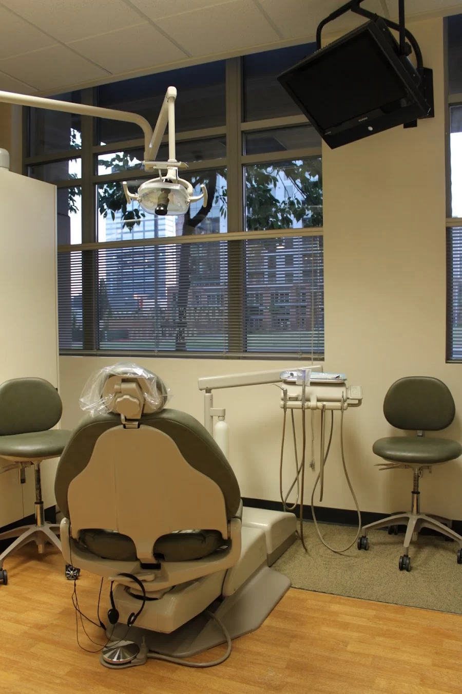 Bellevue Dental Care and Implant Center Picture 9