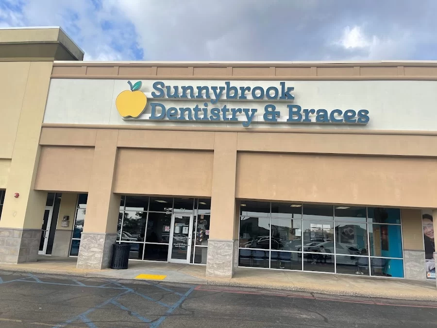 Sunnybrook Dentistry & Braces Picture 1