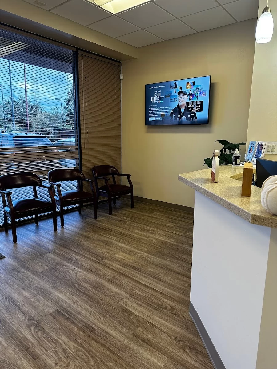 Contemporary Dental Care Picture 8