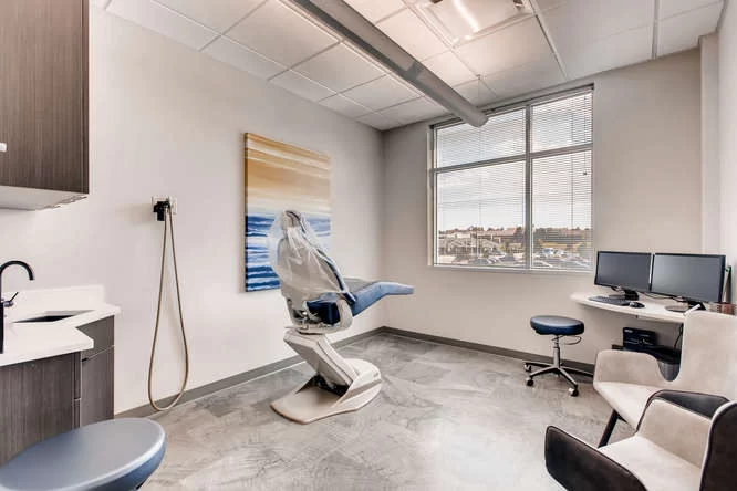 Dr. Rebecca Facy and Dr. Blake Chaney : CoMax (Colorado Maxillofacial and Oral Surgeons) Picture 3
