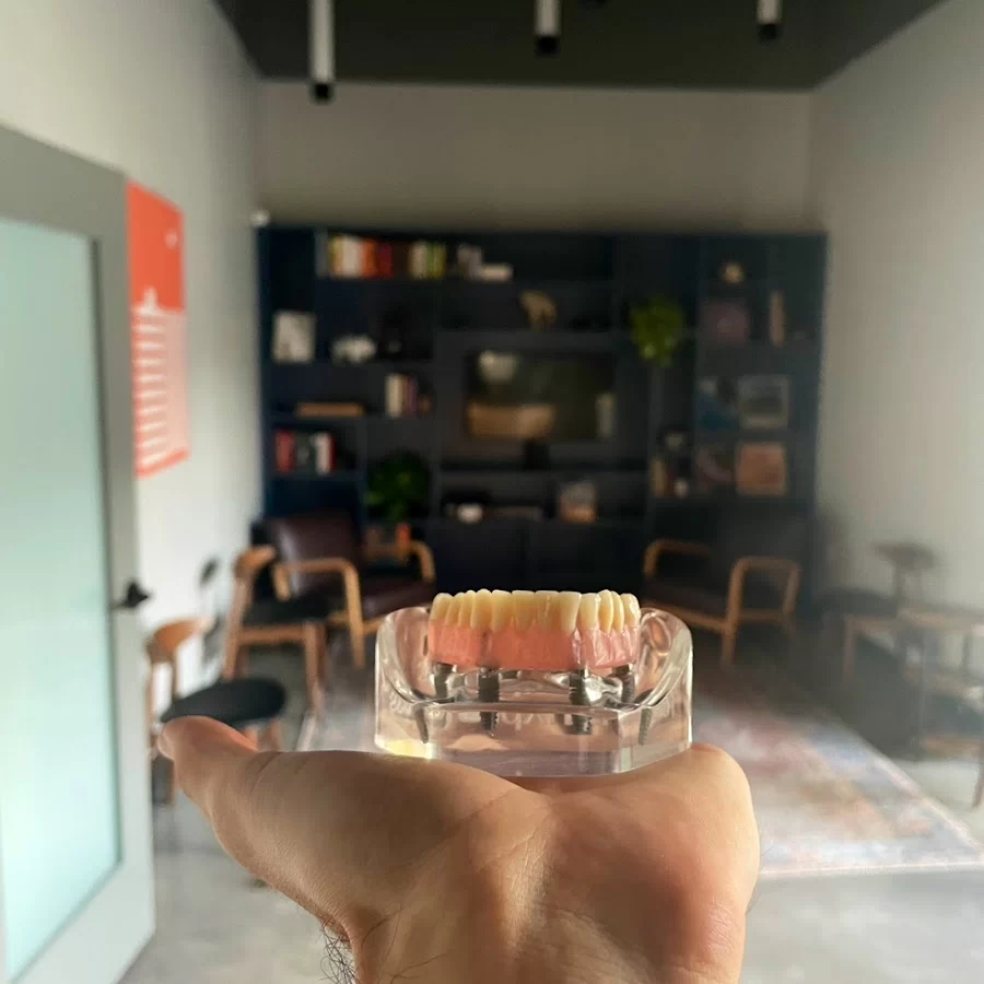 Smilodon Dental + Implants Picture 7