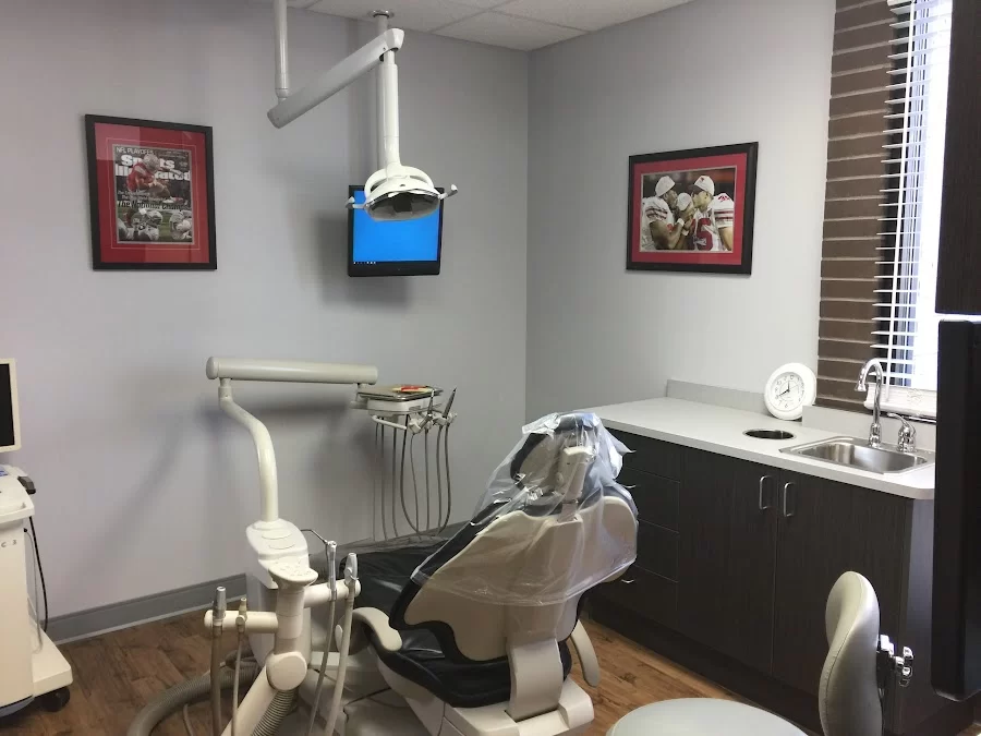 Douglas E. Snouffer, DDS Picture 1