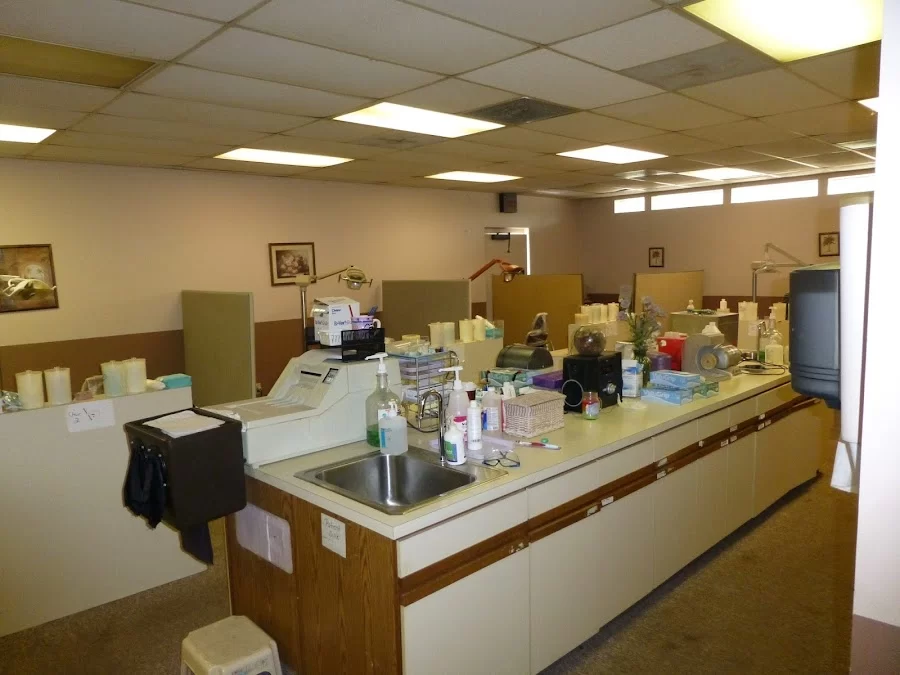 Donald F Bowen DDS & Associates Inc Picture 1
