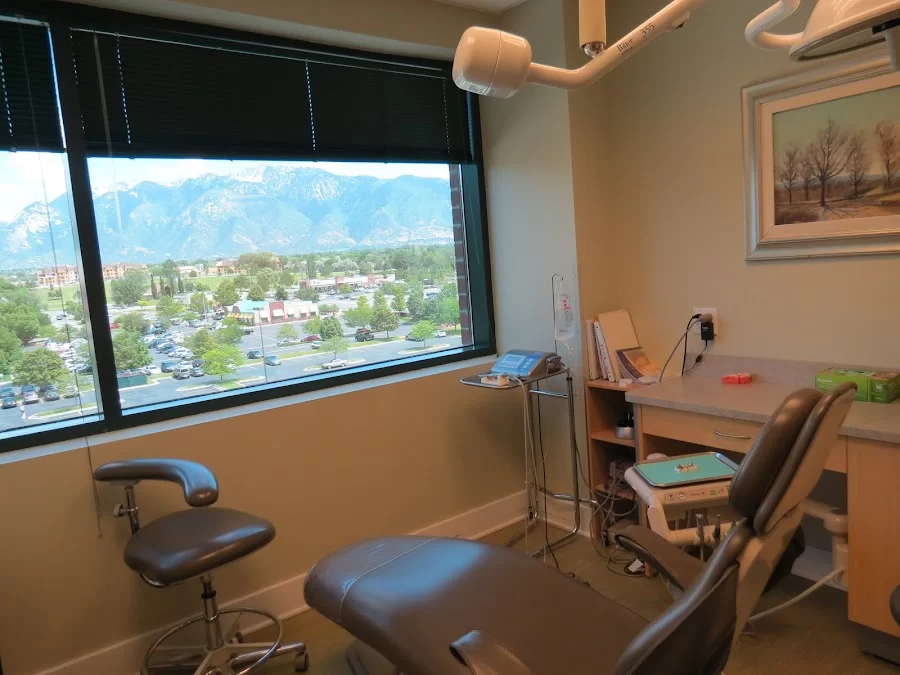 Hamblin Dental Implant & Aesthetic Picture 9