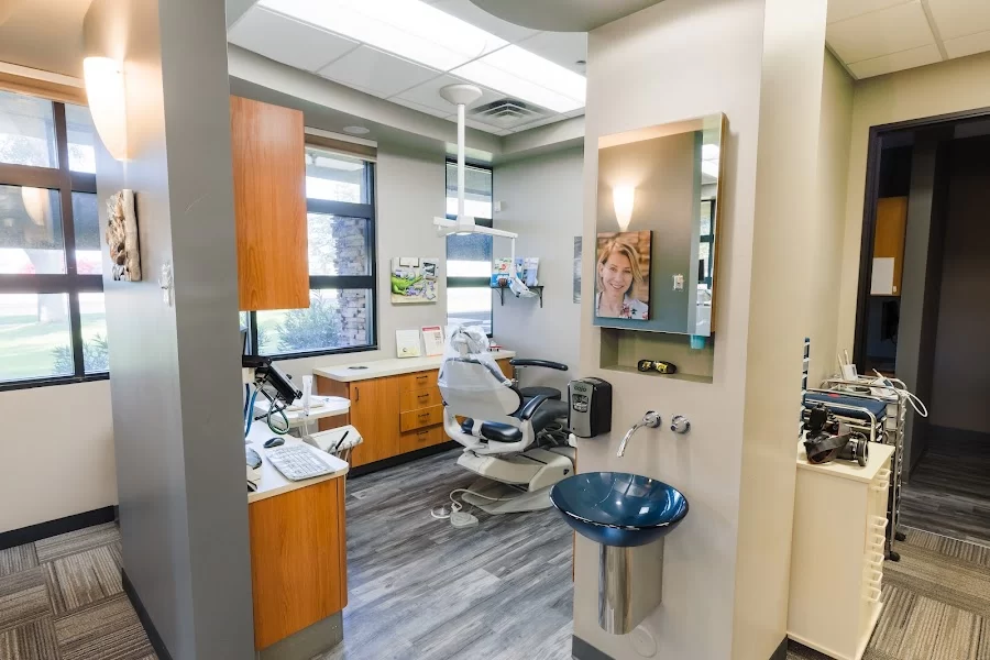 Aquila Dental Dr. Richard Higgs - Chandler AZ Picture 2