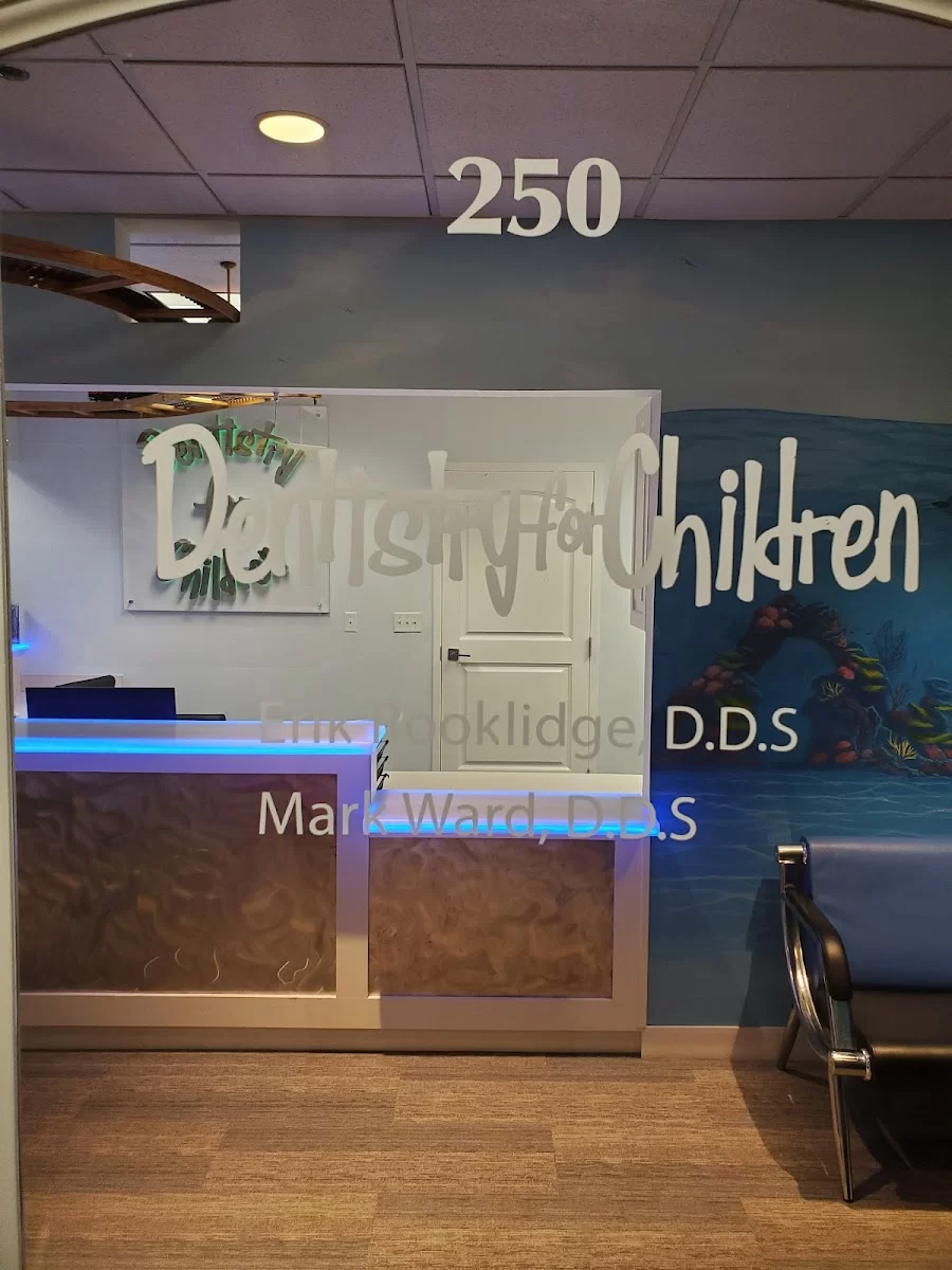 Dentistry For Children Sandy: Rooklidge Erik DDS Picture 8
