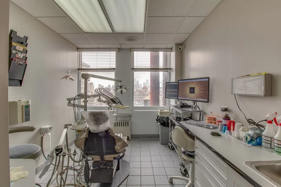 The Manhattan Dentist - Elliot Davis D.D.S. Picture 9