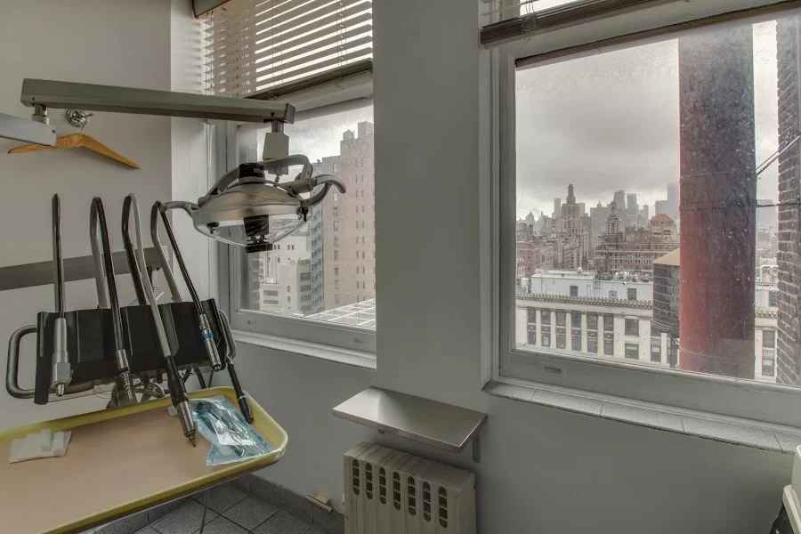 The Manhattan Dentist - Elliot Davis D.D.S. Picture 8