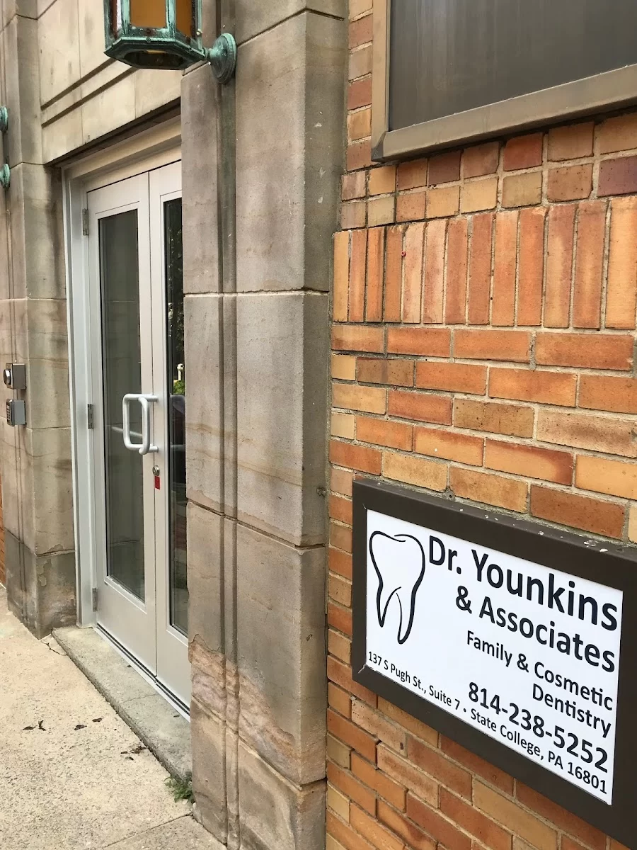 Dr. Younkins & Associates Picture 7