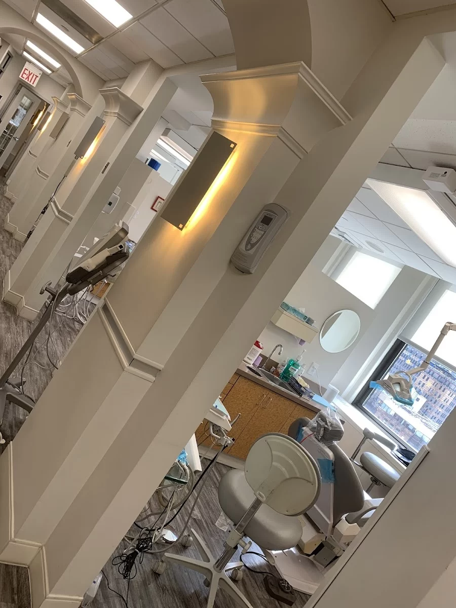 Manhattan Dental Spa: John Vargas DDS, Allison Gordon DMD, & Mitchell Charnas DMD Picture 8