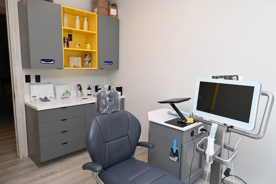 Straight Set Orthodontics - Lower East Side Picture 1