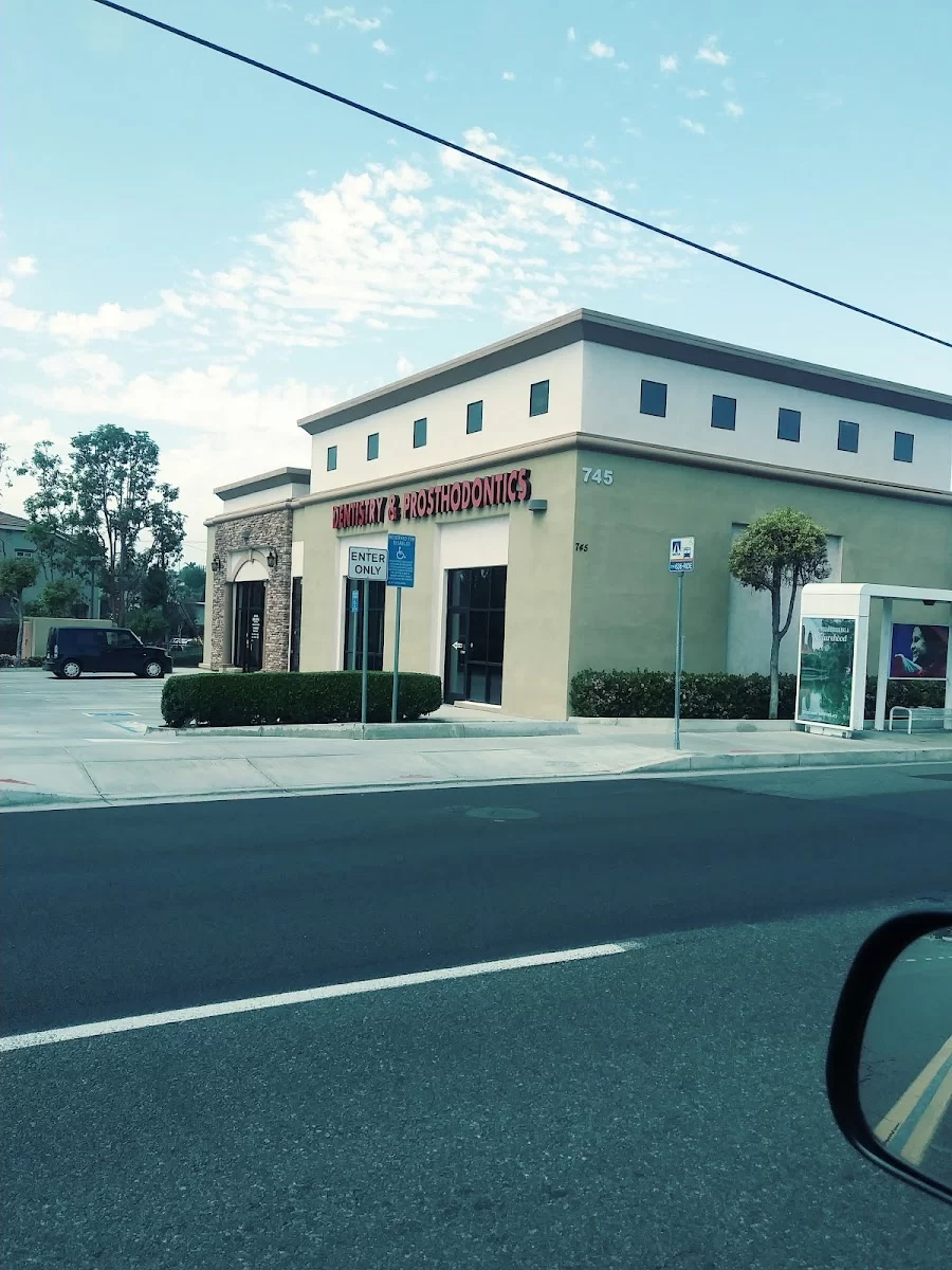 Victor R. Camones DDS,MS, Prosthodontist Picture 2