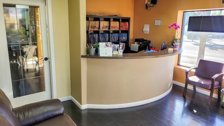 DR. URRUTIA DDS FAMILY DENTIST & IMPLANT CENTER Picture 2