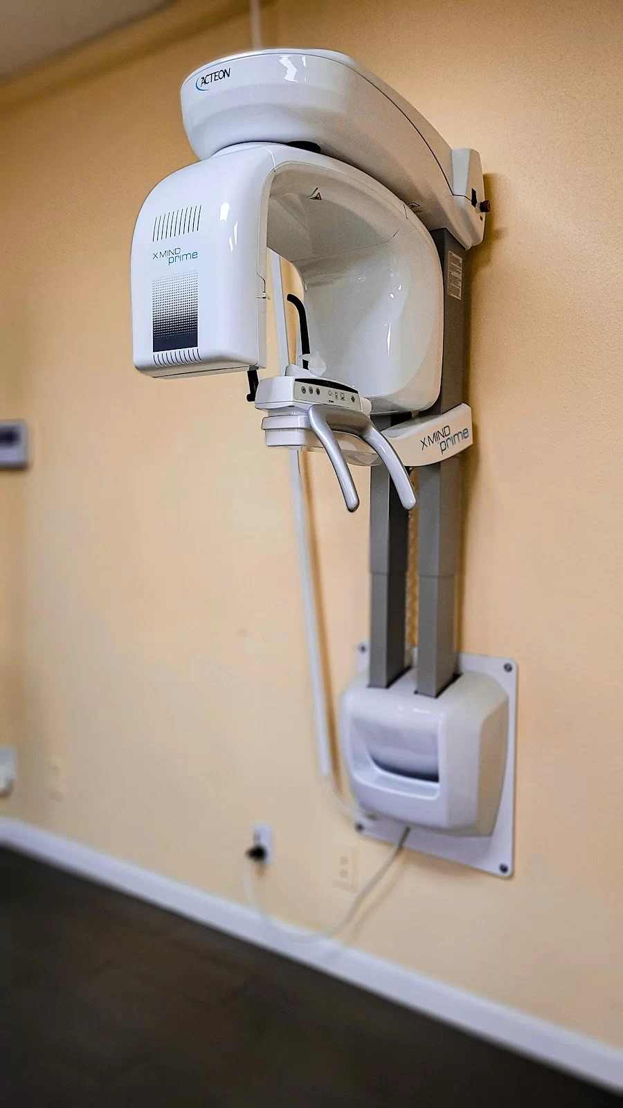 DR. URRUTIA DDS FAMILY DENTIST & IMPLANT CENTER Picture 5