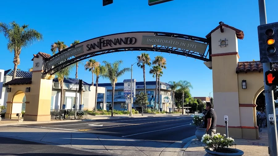 DR. URRUTIA DDS FAMILY DENTIST & IMPLANT CENTER Picture 3