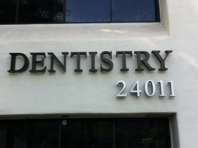 Smile In Style Dental Group of Calabasas Picture 3