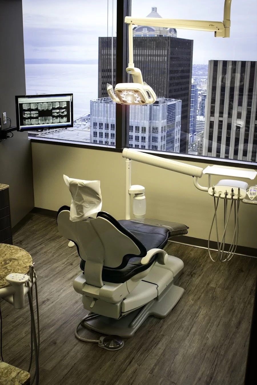Rhys Spoor DDS Picture 10