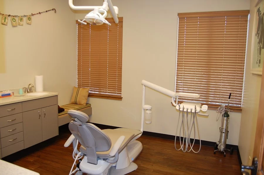 Reading Pediatric Dentistry Picture 2