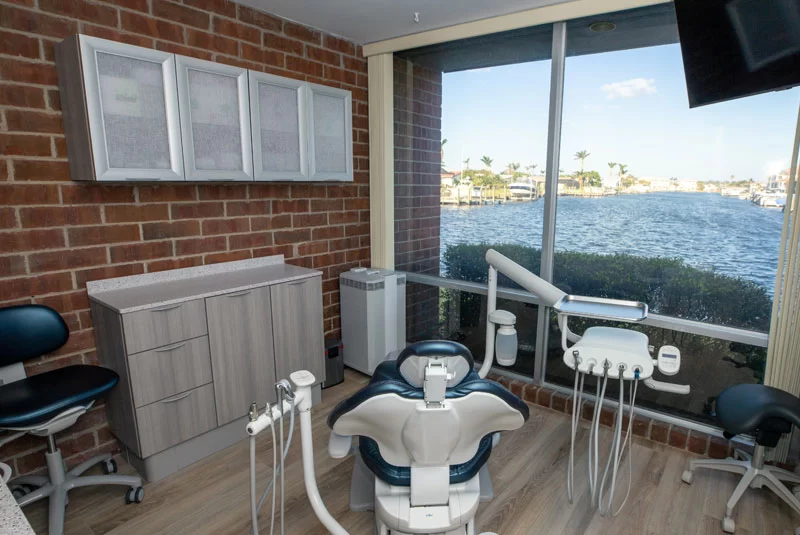 Kari Mann Dental Studio: Advanced Dental Implants, Family & Cosmetic Dentistry Picture 5