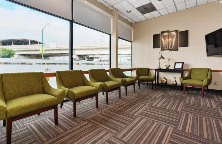 Chicago Dental Solutions @ Midway Square Dental Center Picture 6