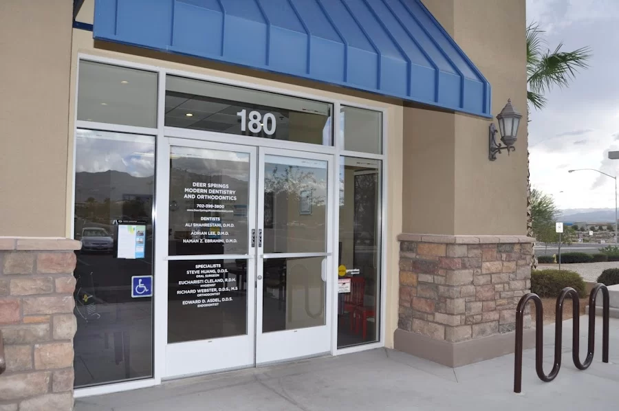 Deer Springs Modern Dentistry Picture 7