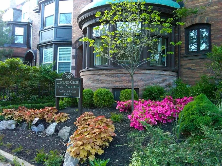 Circle Dental Associates Picture 2