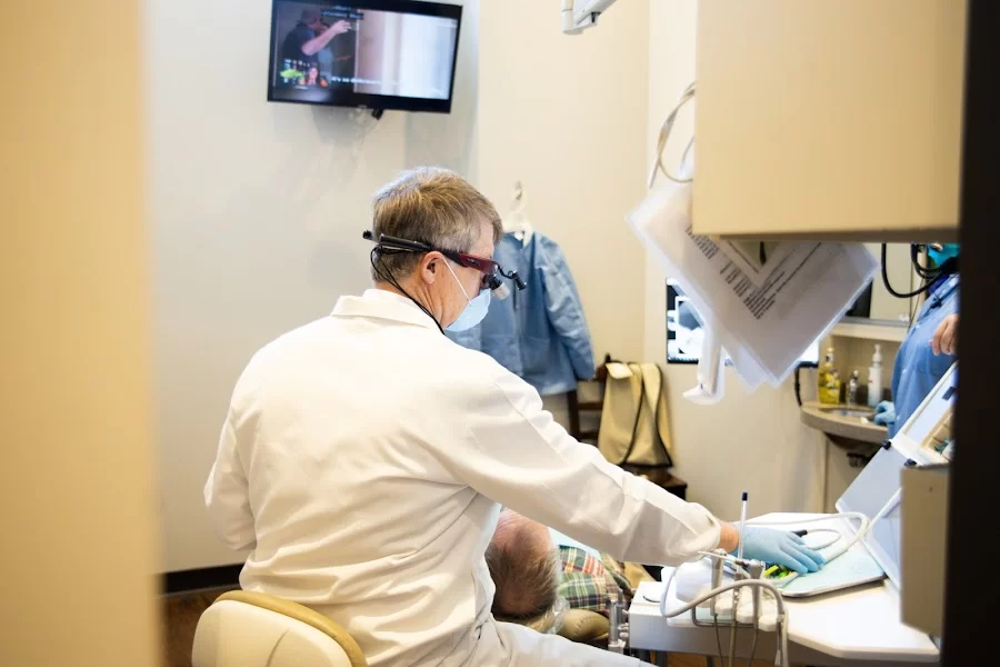 Roach Family Dentistry & Associates Picture 1