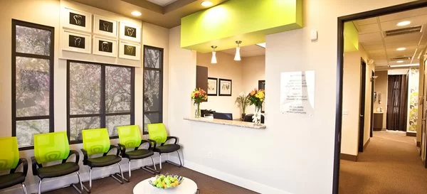 Dee for Dentist Picture 1