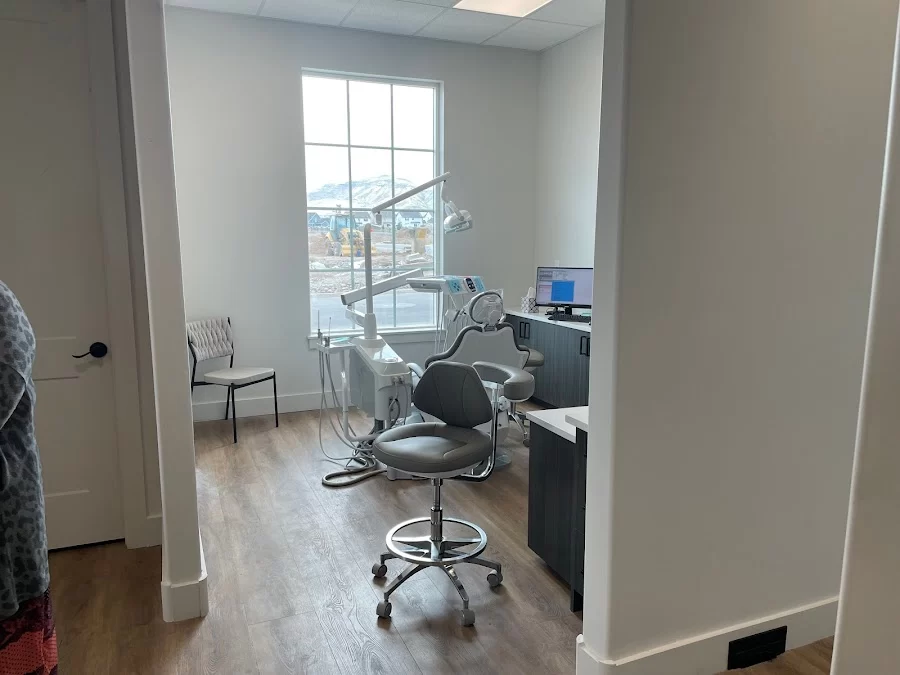 Herriman Heights Dental Care Picture 1