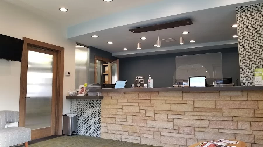 Town Dental - Excelsior Picture 3