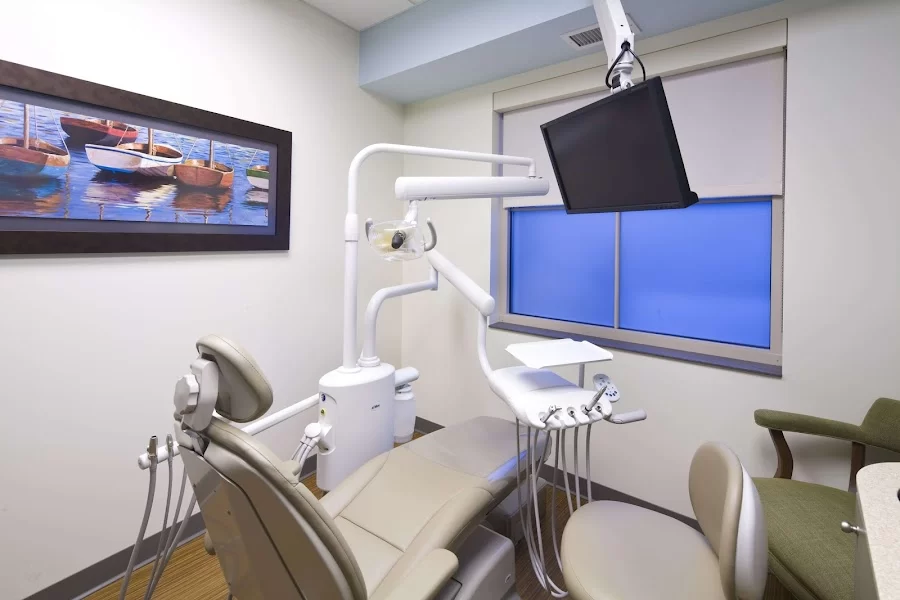 Town Dental - Excelsior Picture 1