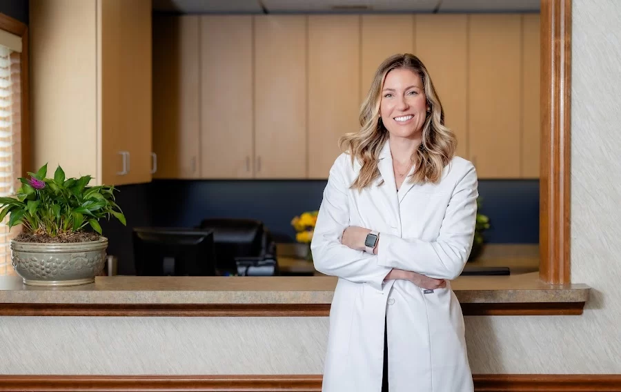 Crosswoods Dental: Carolyn Molzahn DDS Picture 1