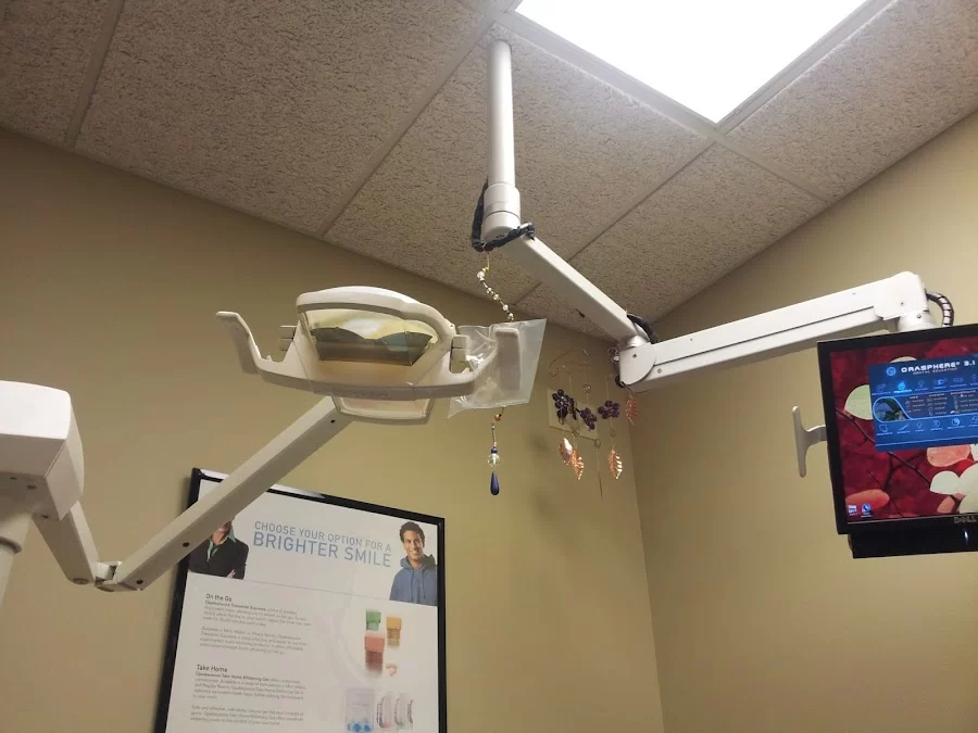 Crosswoods Dental: Carolyn Molzahn DDS Picture 7